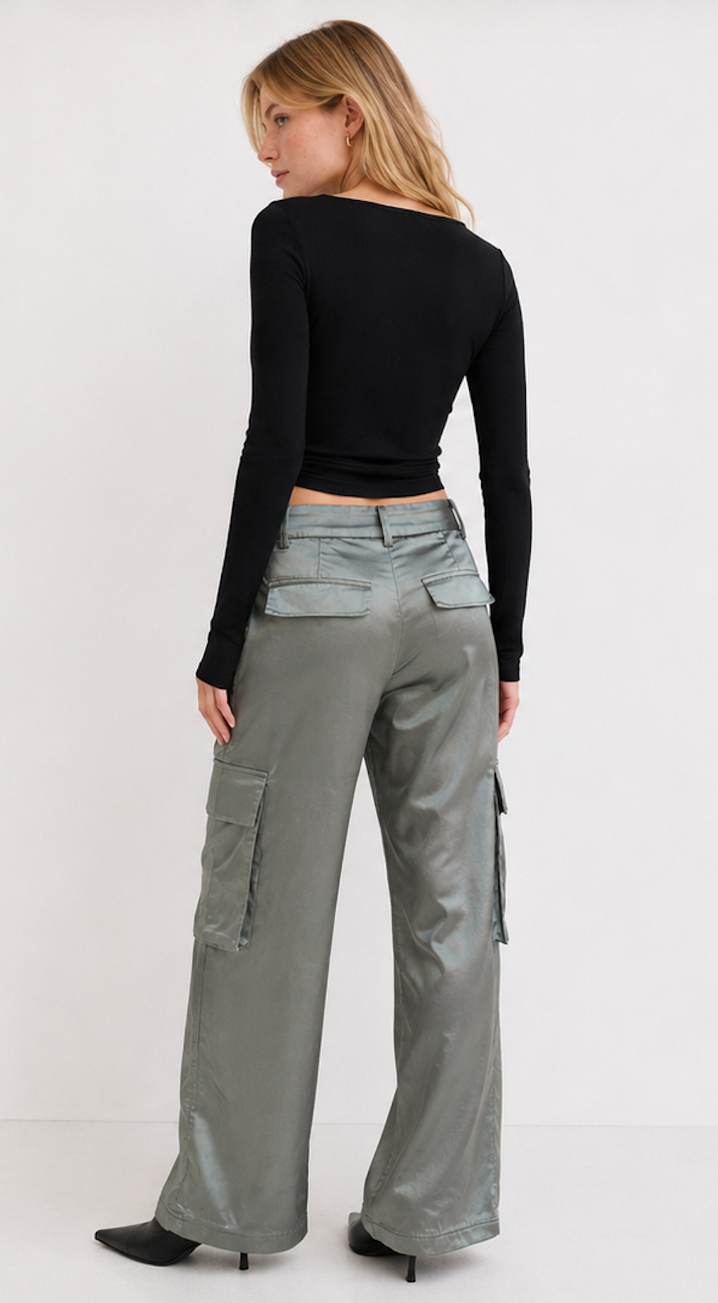 Sating Pants, H&M - Size 36 ( Stain on the bottom right leg)