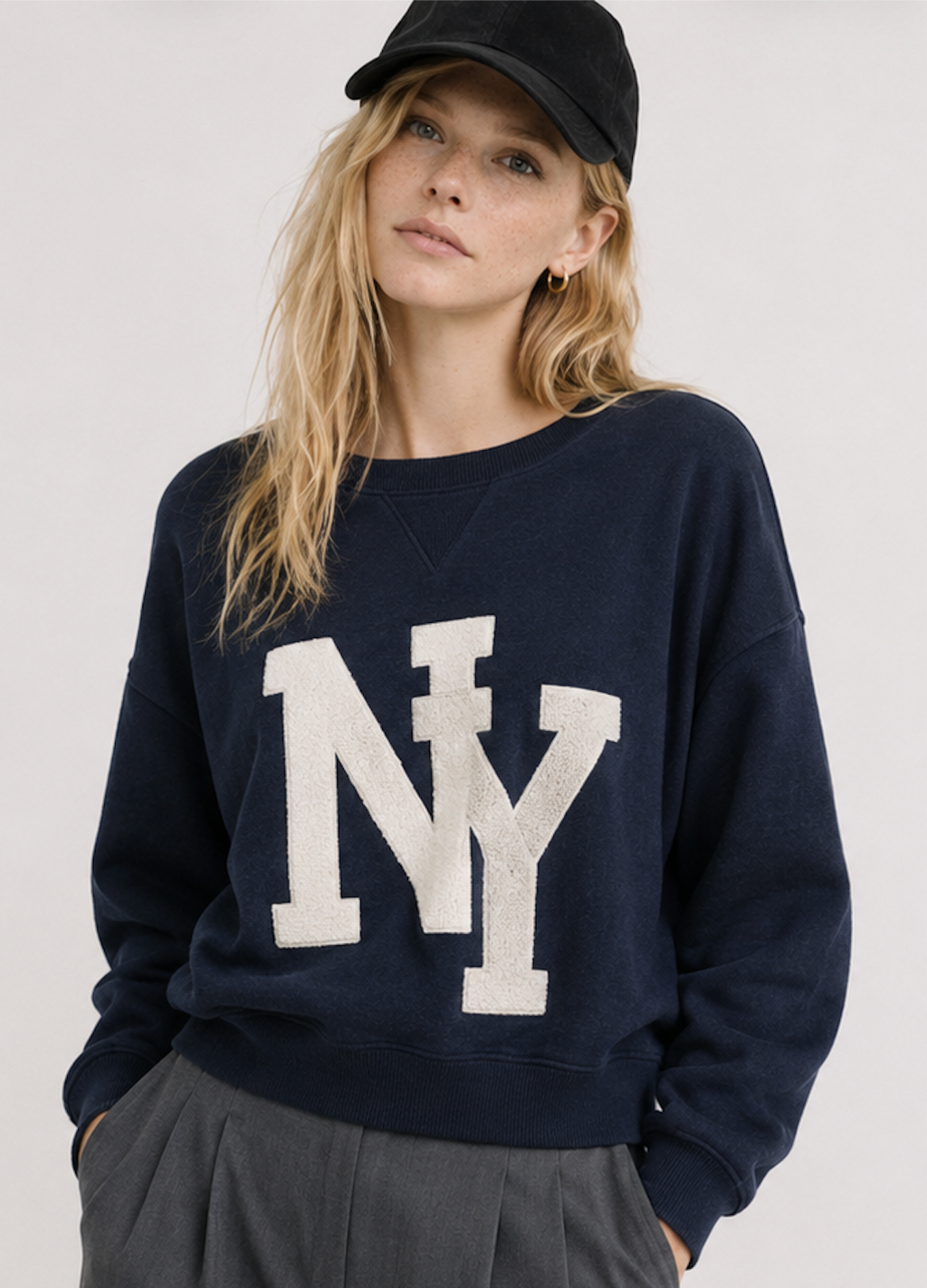 Cropped navy sweatshirt, H&M L.O.G.G.  – Size M