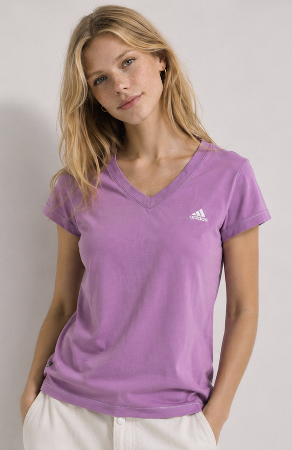 V-Neck Performance T-Shirt, adidas – Size M