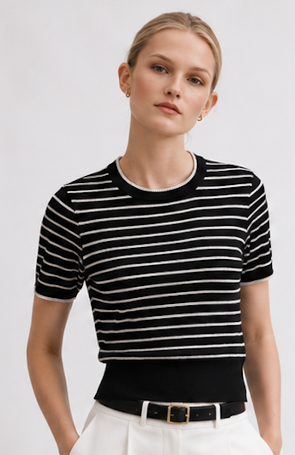 Black and white striped Short Sleeve Knit Sweater, DIVIDED H&M – Size XS